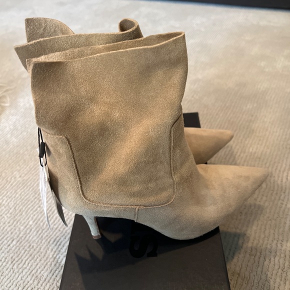 Zara Ankle Boot - Picture 2 of 3